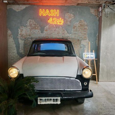 Silom Soi 3 Hash Apartment Hip And Funky With Rooftop View Bangkok Eksteriør billede