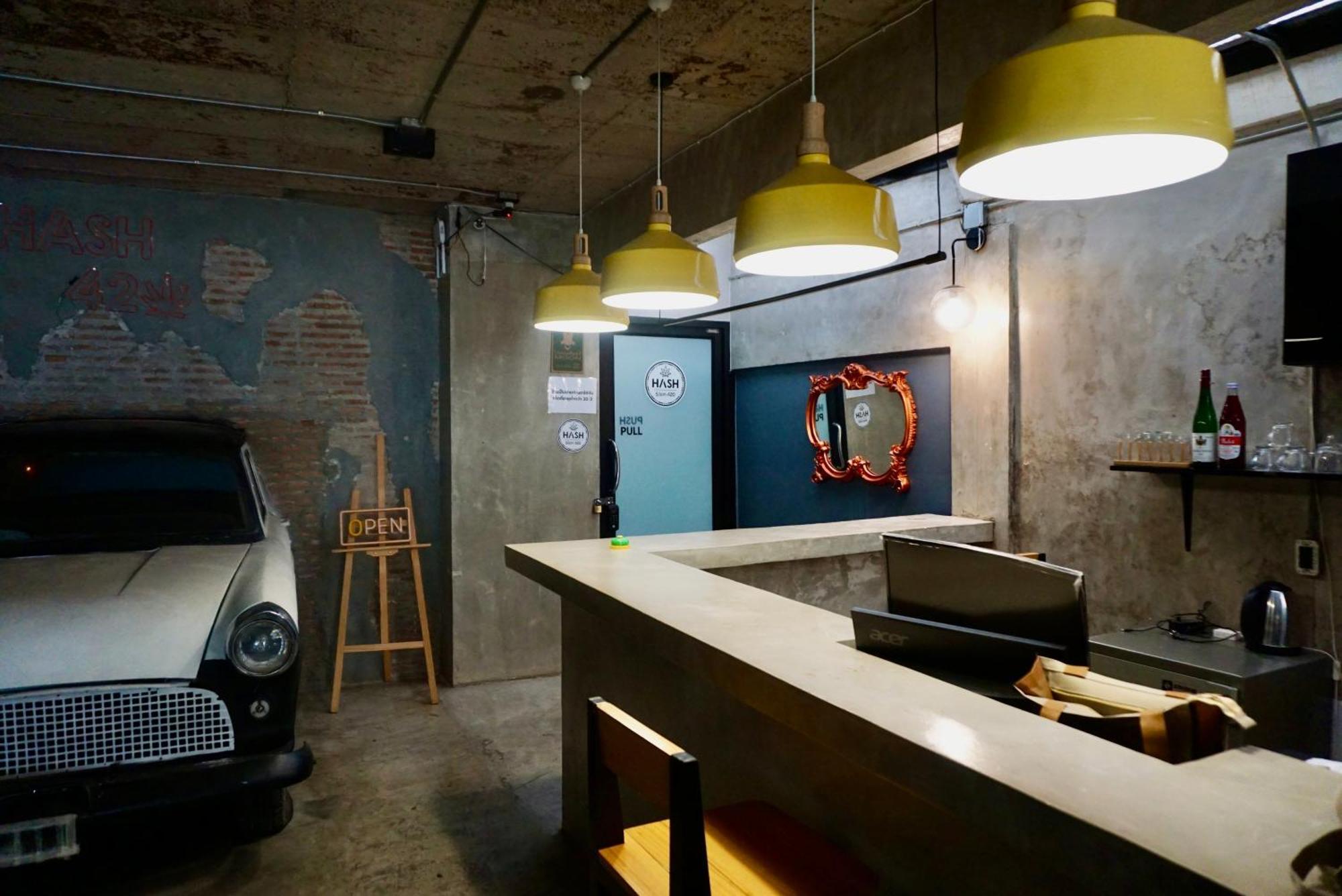 Silom Soi 3 Hash Apartment Hip And Funky With Rooftop View Bangkok Eksteriør billede