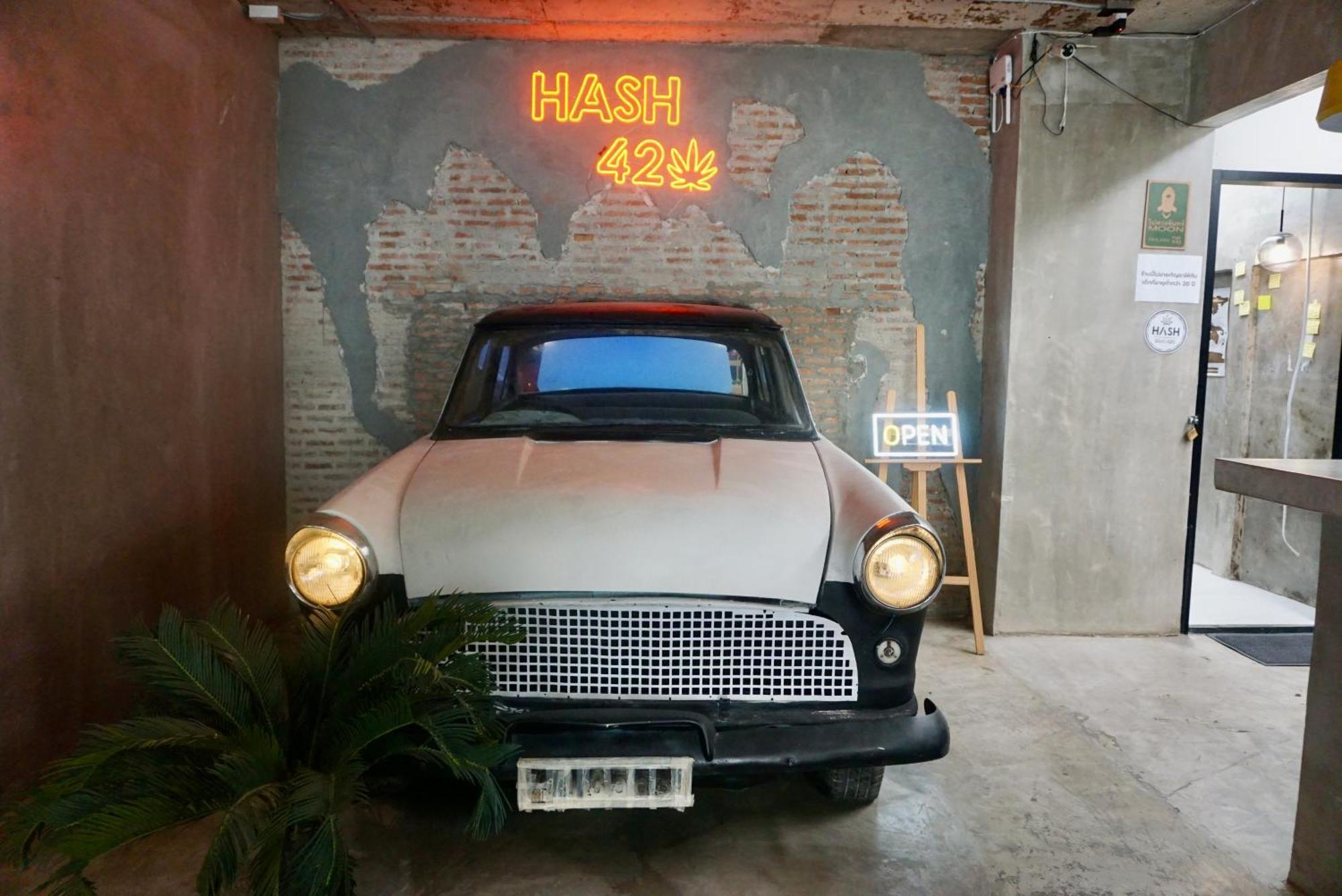 Silom Soi 3 Hash Apartment Hip And Funky With Rooftop View Bangkok Eksteriør billede