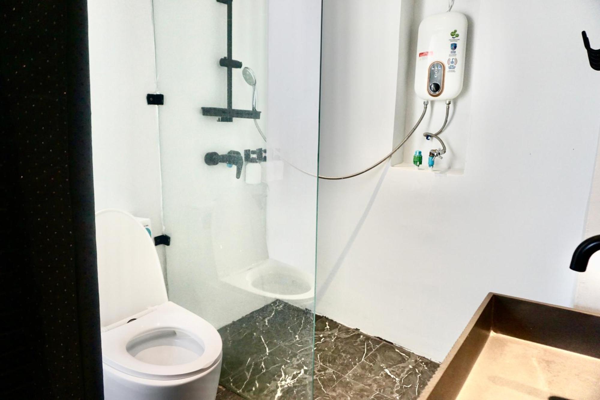 Silom Soi 3 Hash Apartment Hip And Funky With Rooftop View Bangkok Eksteriør billede
