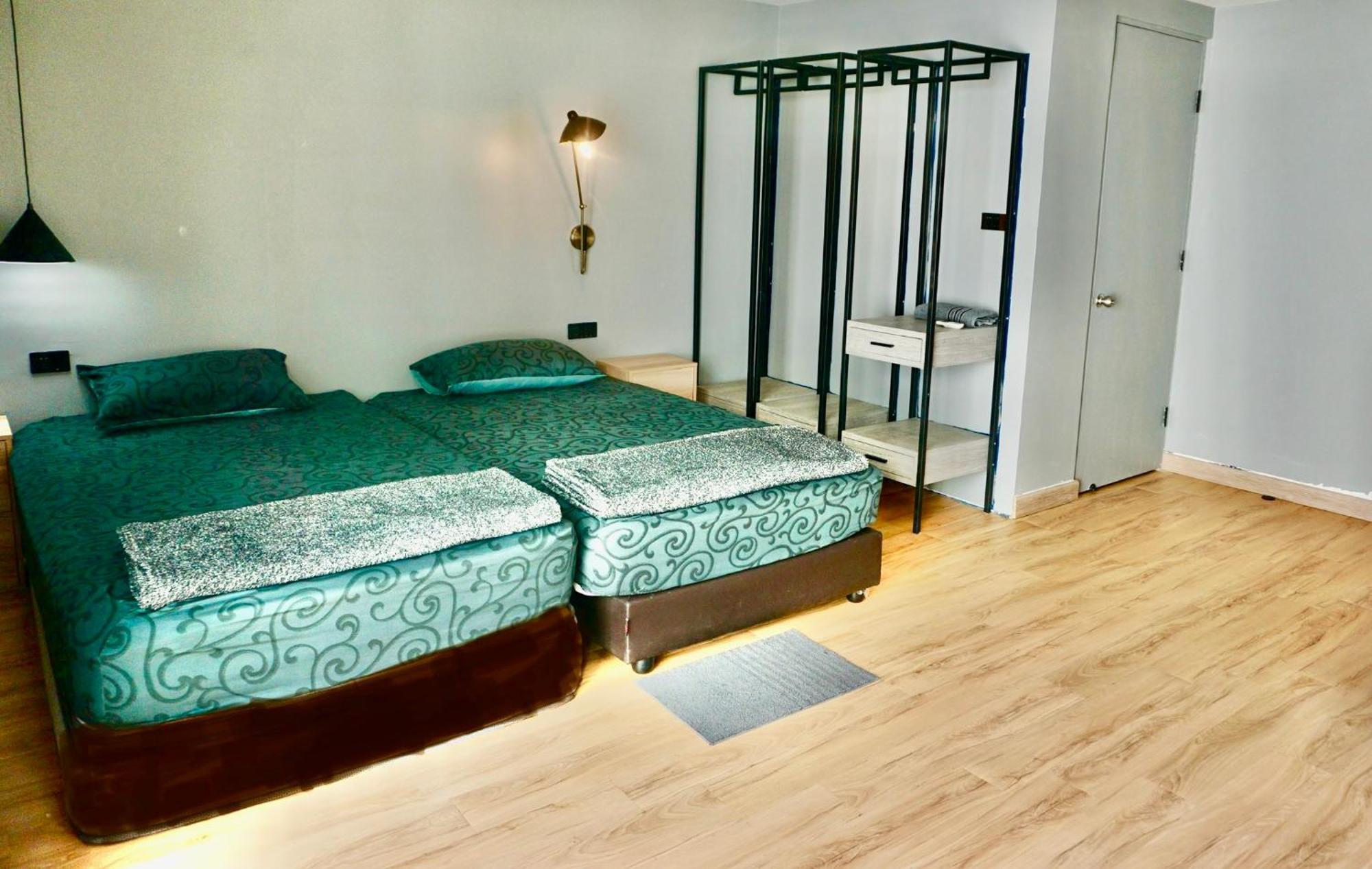 Silom Soi 3 Hash Apartment Hip And Funky With Rooftop View Bangkok Eksteriør billede